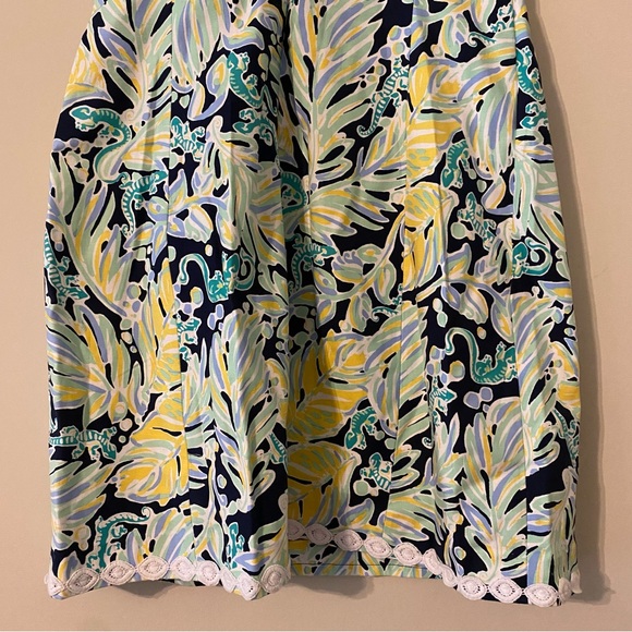 Crown & Ivy Cayo Coco Signature
Halter Tropical Leaf Crochet Trim Halter
Dress - Picture 9 of 12